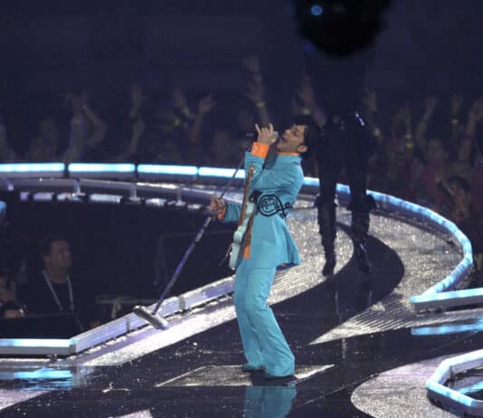 Miami, ,feb,4:,prince,performs,during,half Time,for,super